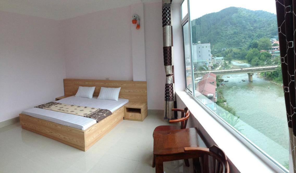 Quy Anh Hotel Bao Lac Town エクステリア 写真