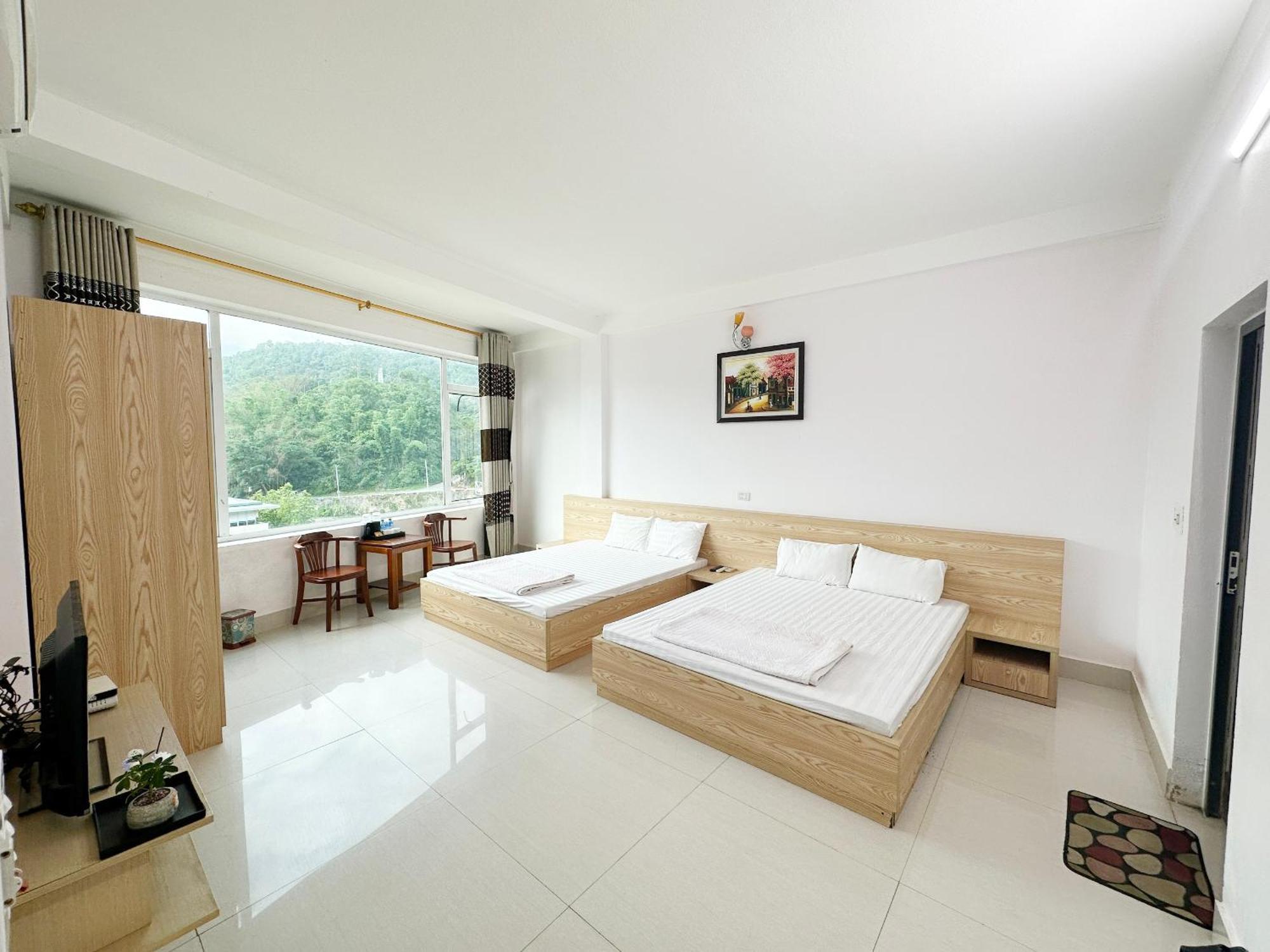 Quy Anh Hotel Bao Lac Town エクステリア 写真