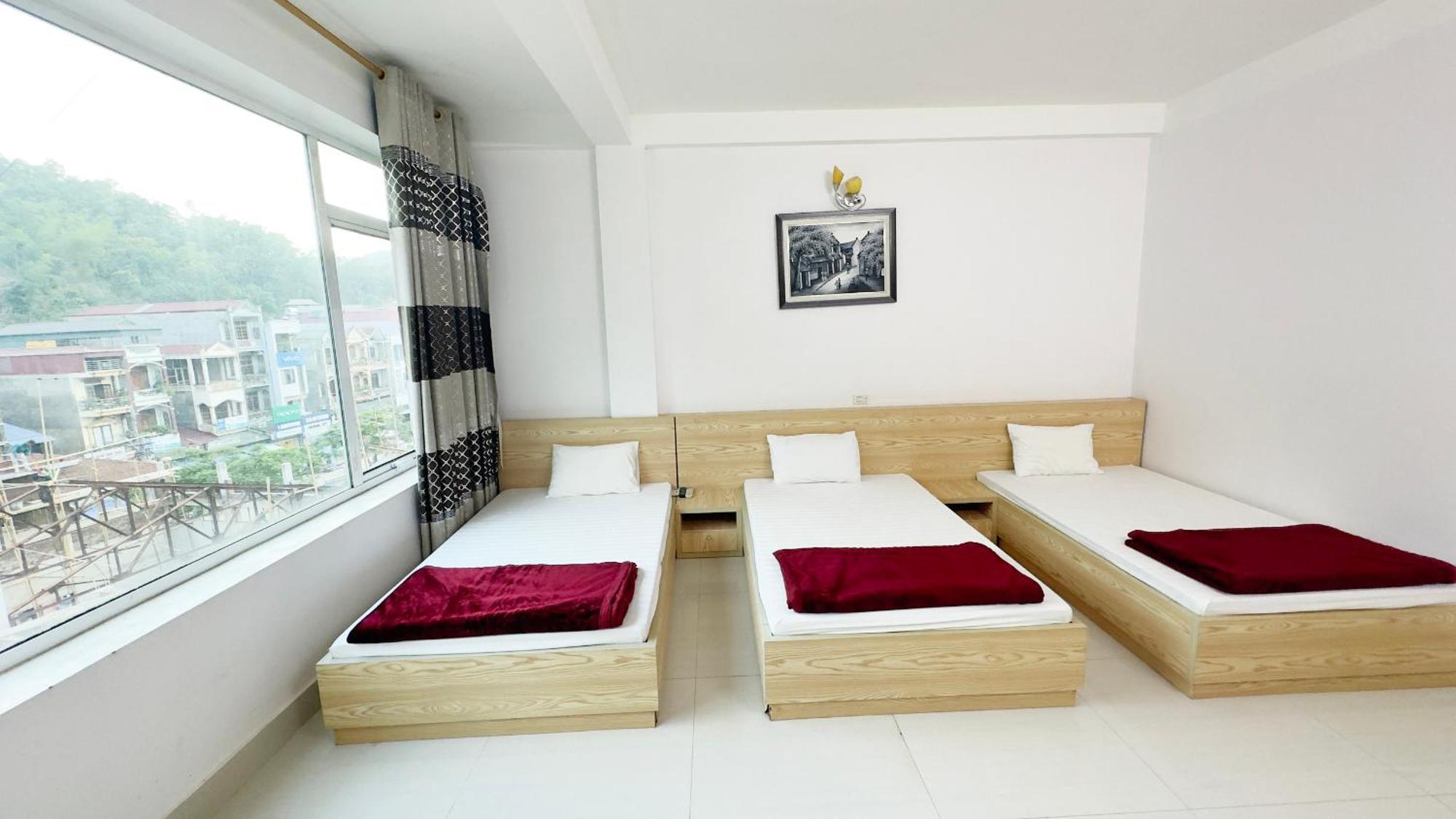 Quy Anh Hotel Bao Lac Town エクステリア 写真