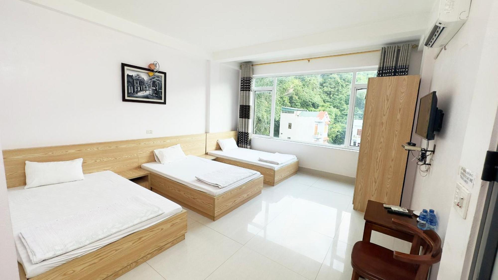 Quy Anh Hotel Bao Lac Town エクステリア 写真