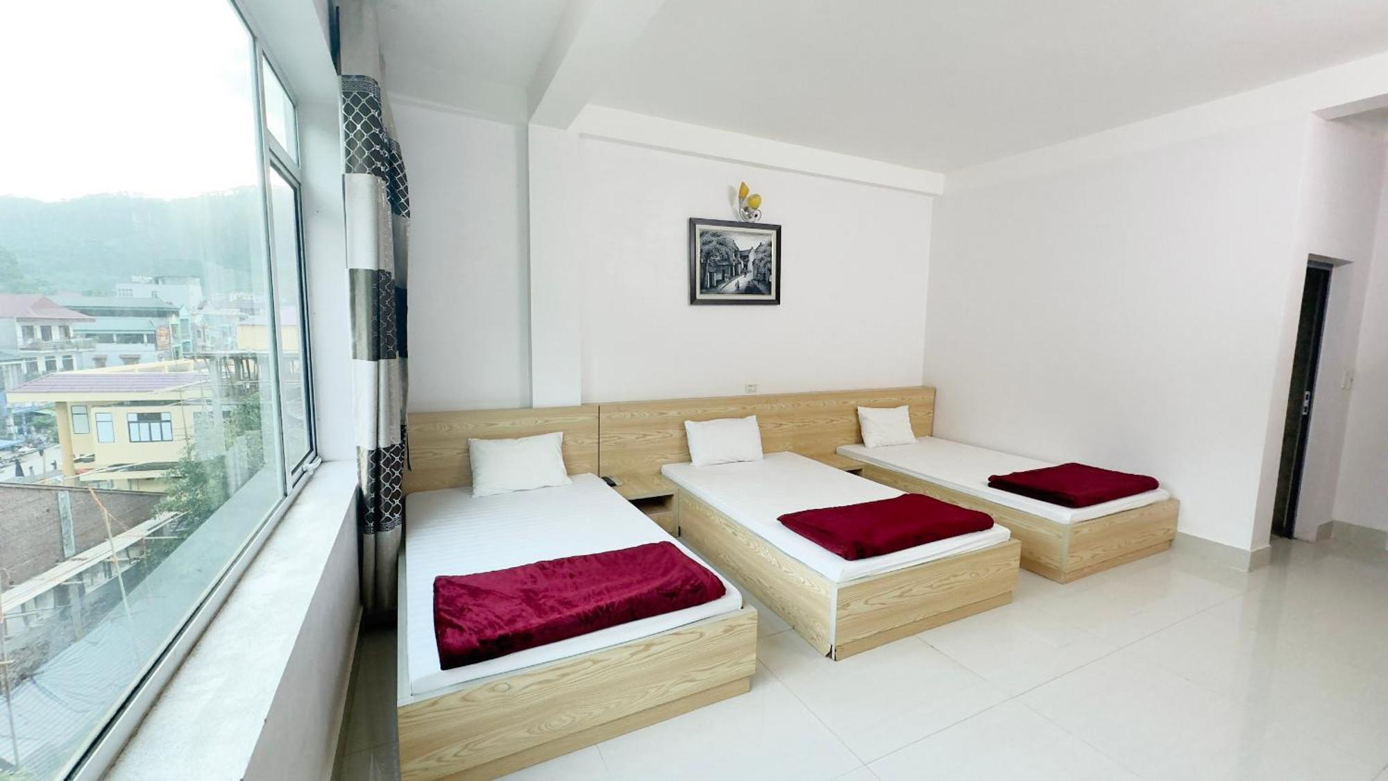 Quy Anh Hotel Bao Lac Town エクステリア 写真