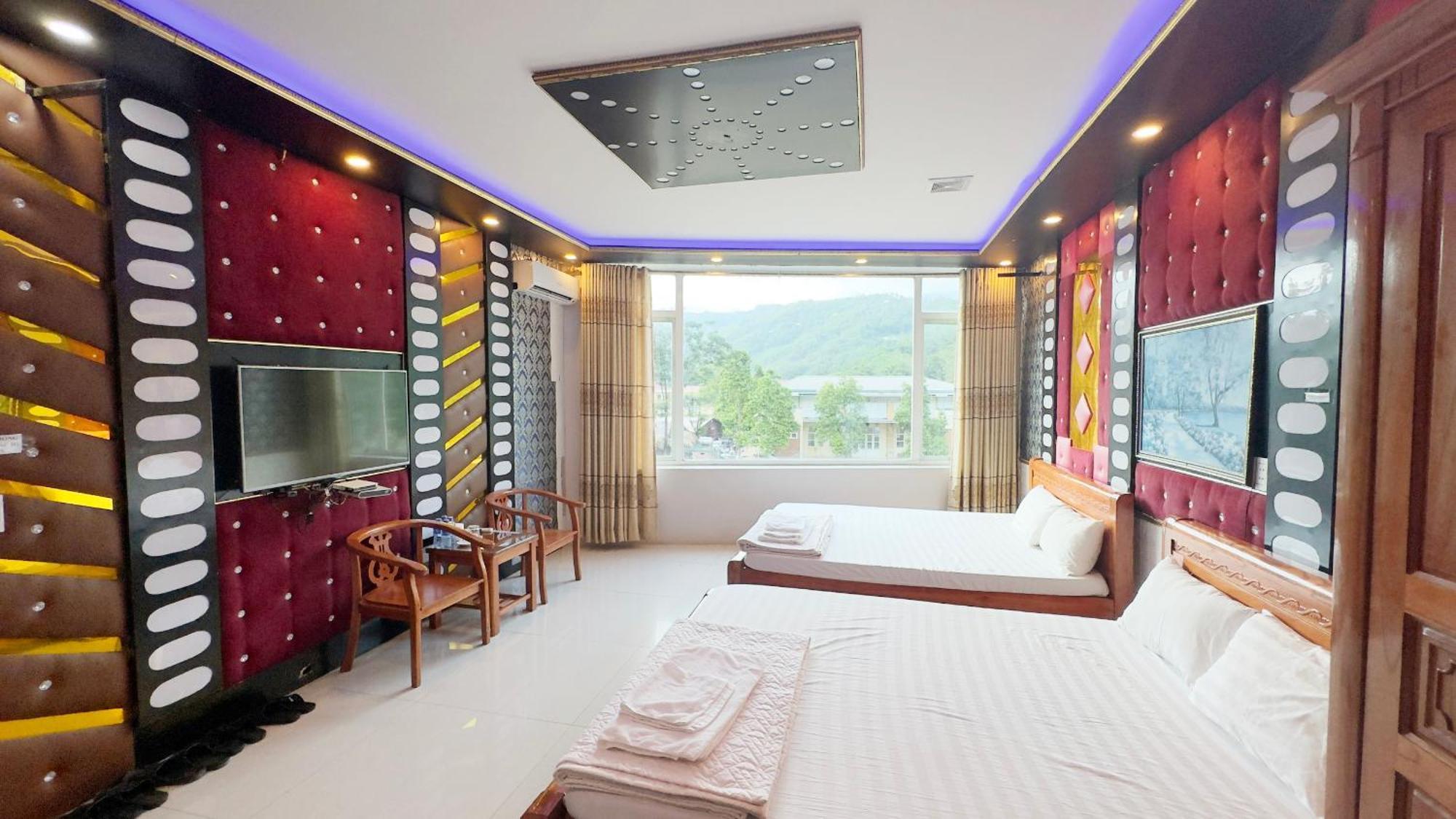 Quy Anh Hotel Bao Lac Town エクステリア 写真