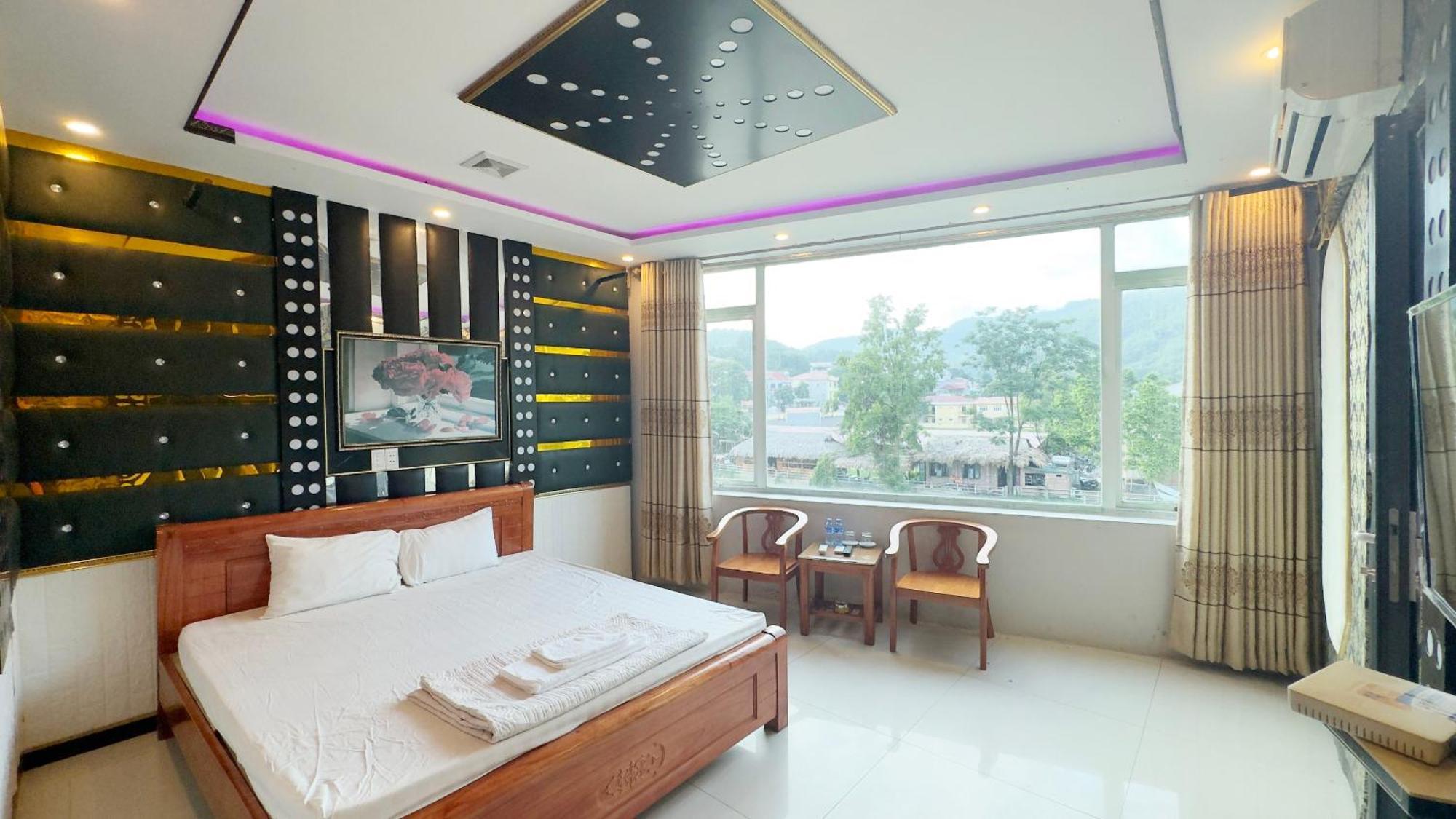 Quy Anh Hotel Bao Lac Town エクステリア 写真
