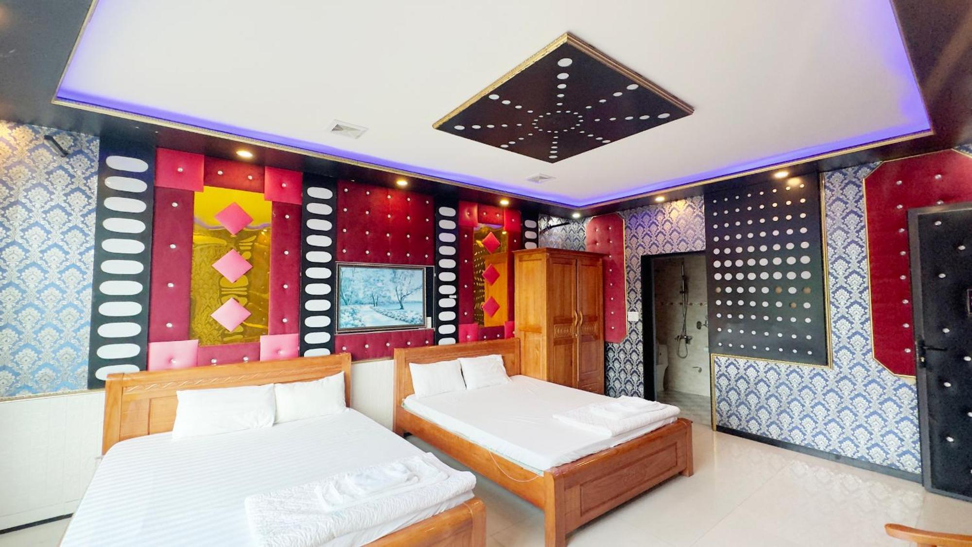 Quy Anh Hotel Bao Lac Town エクステリア 写真