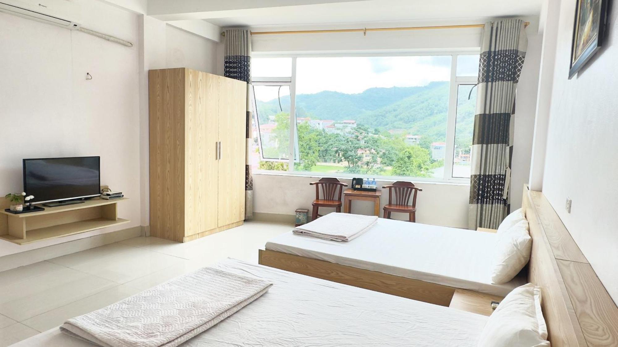 Quy Anh Hotel Bao Lac Town エクステリア 写真