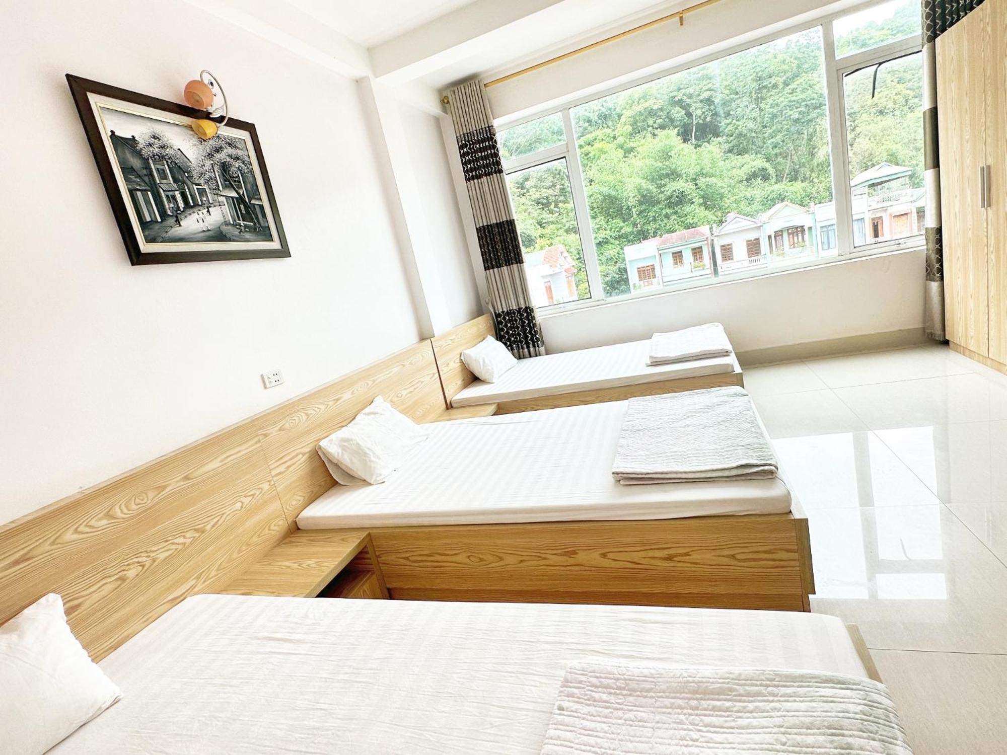 Quy Anh Hotel Bao Lac Town エクステリア 写真