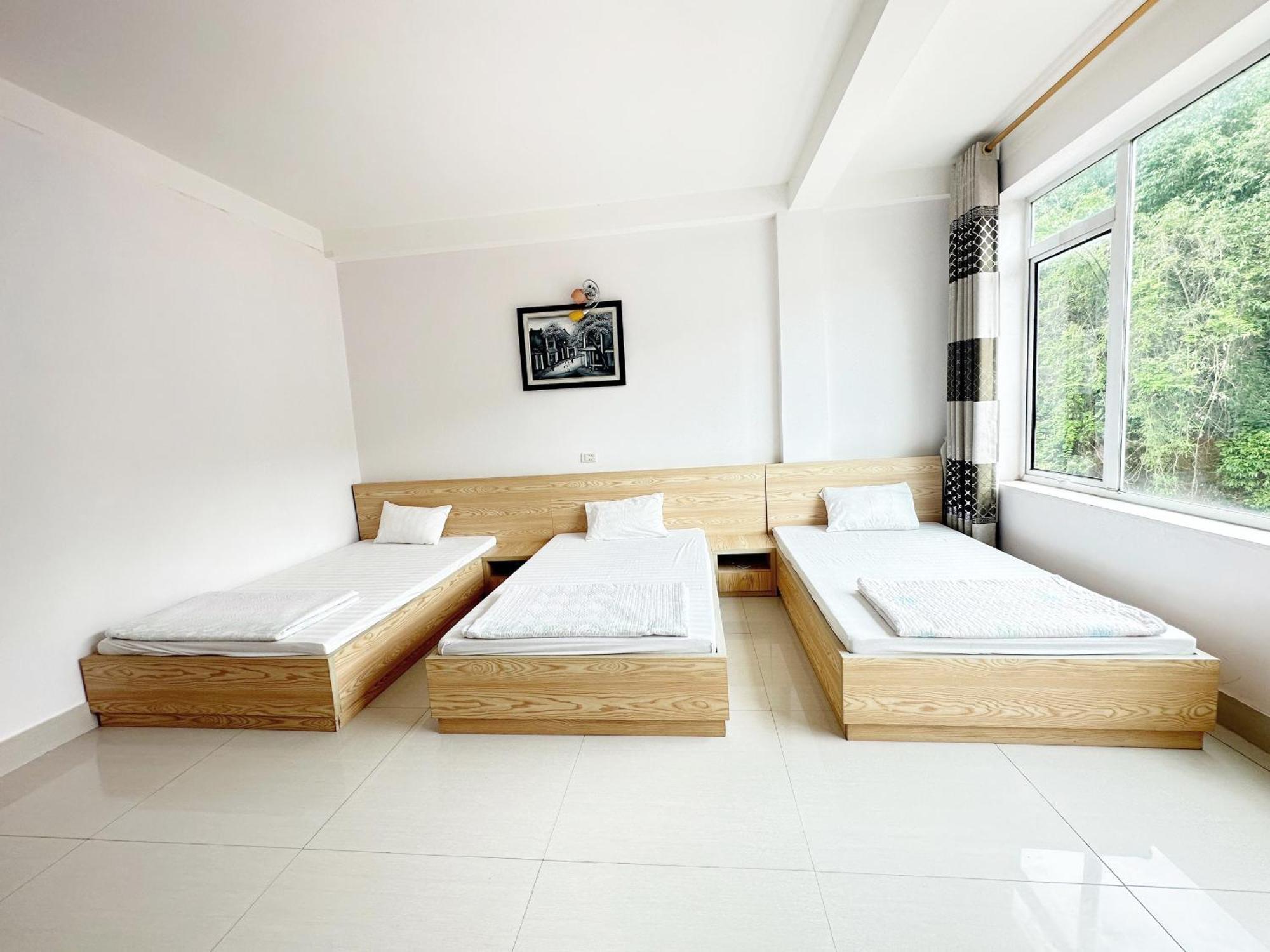 Quy Anh Hotel Bao Lac Town エクステリア 写真
