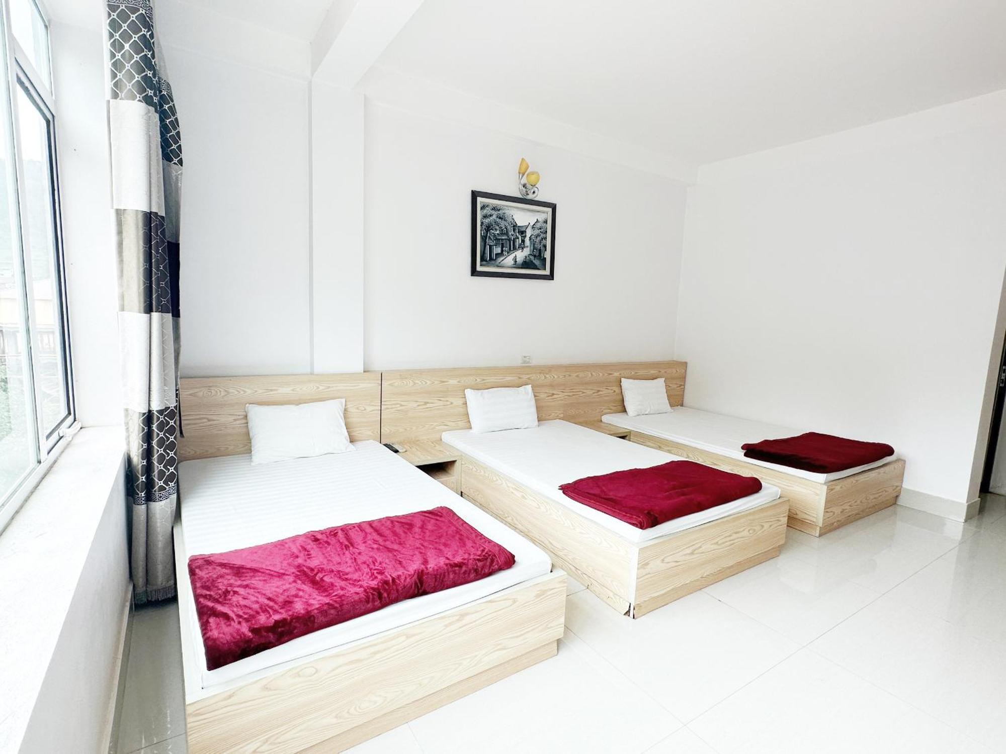 Quy Anh Hotel Bao Lac Town エクステリア 写真