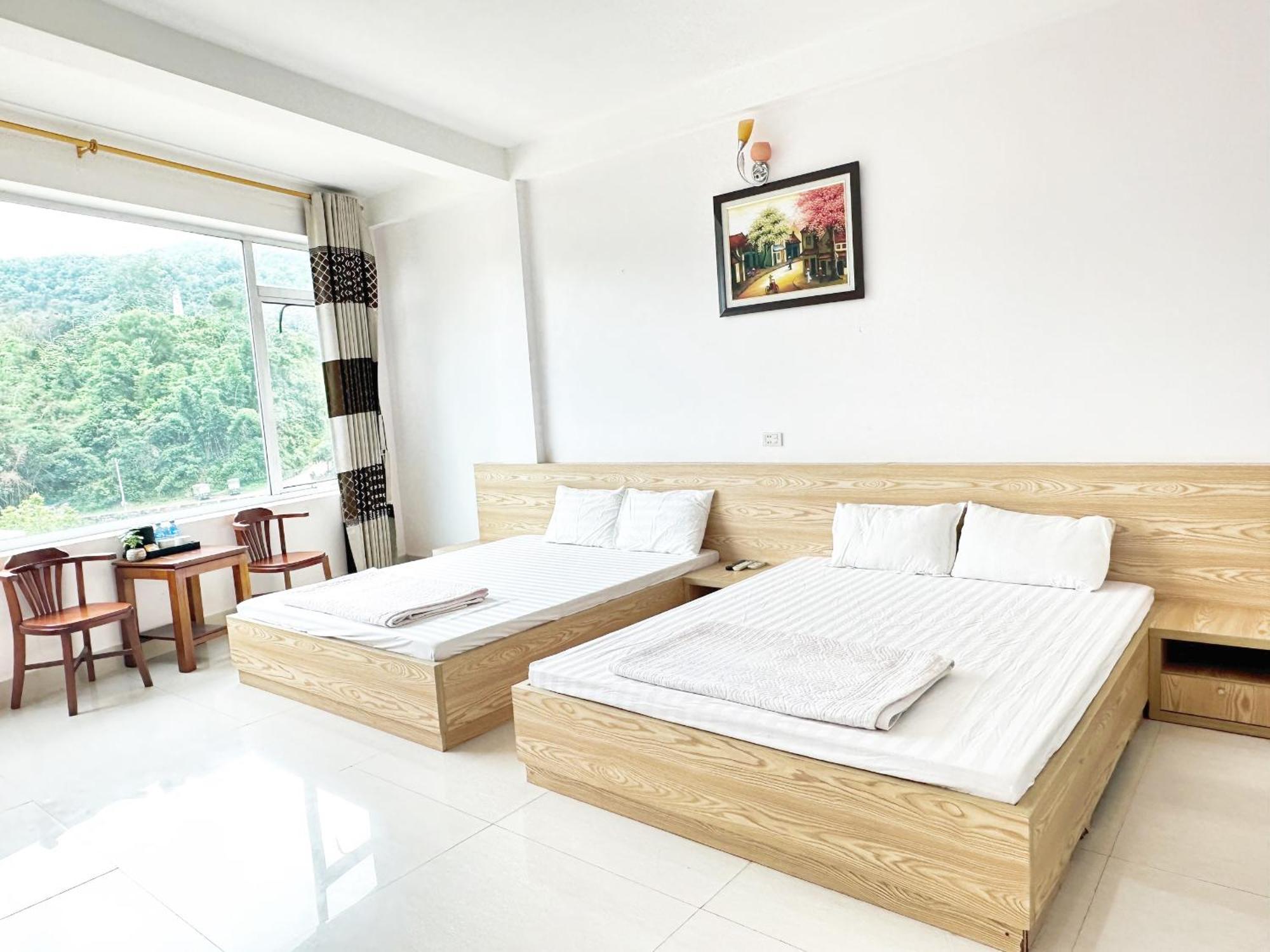 Quy Anh Hotel Bao Lac Town エクステリア 写真